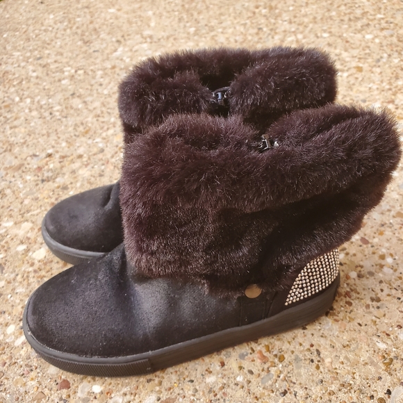 Stuart Weitzman Black Crystal Stud Vance Fur Chelsea Faux Boots 11 - Picture 2 of 10